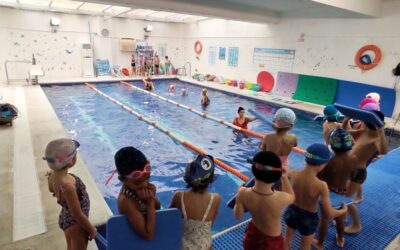 Le Sport au Lycée Français de Séville : Séances de Piscine pour un Développement Complet